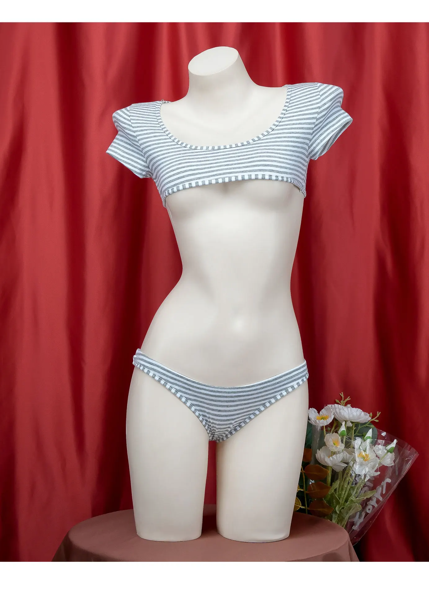 Bikini giapponese a righe - Vista posteriore
