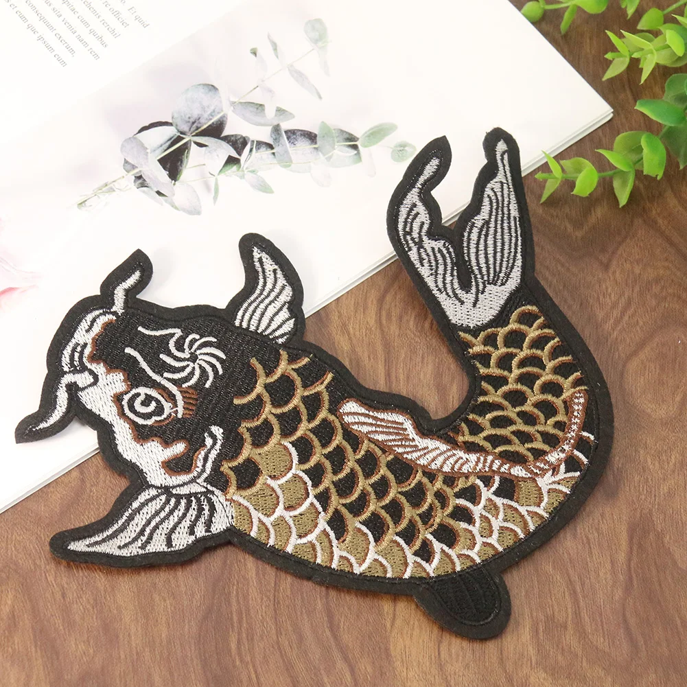 Große Karpfen-Stickerei, selbstklebend, zum Bügeln, dekoratives Zubehör, Kleidung, Bettwäsche, Heimstoffe, DIY-Patch, Reparaturaufkleber