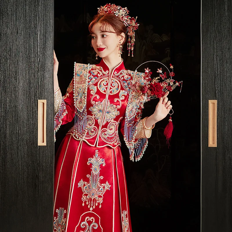

Bride Traditional Costume Chinese Style Sequins Beading Tassels Wedding Dress Ceremony Toast Clothing