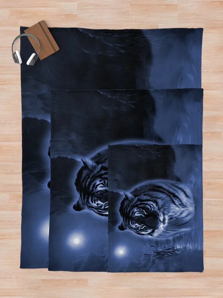 ȣ���� ȣ���� ������ ��� �� ������ ũ�μ� �߰��� ���� ħ�� ��� ū ���