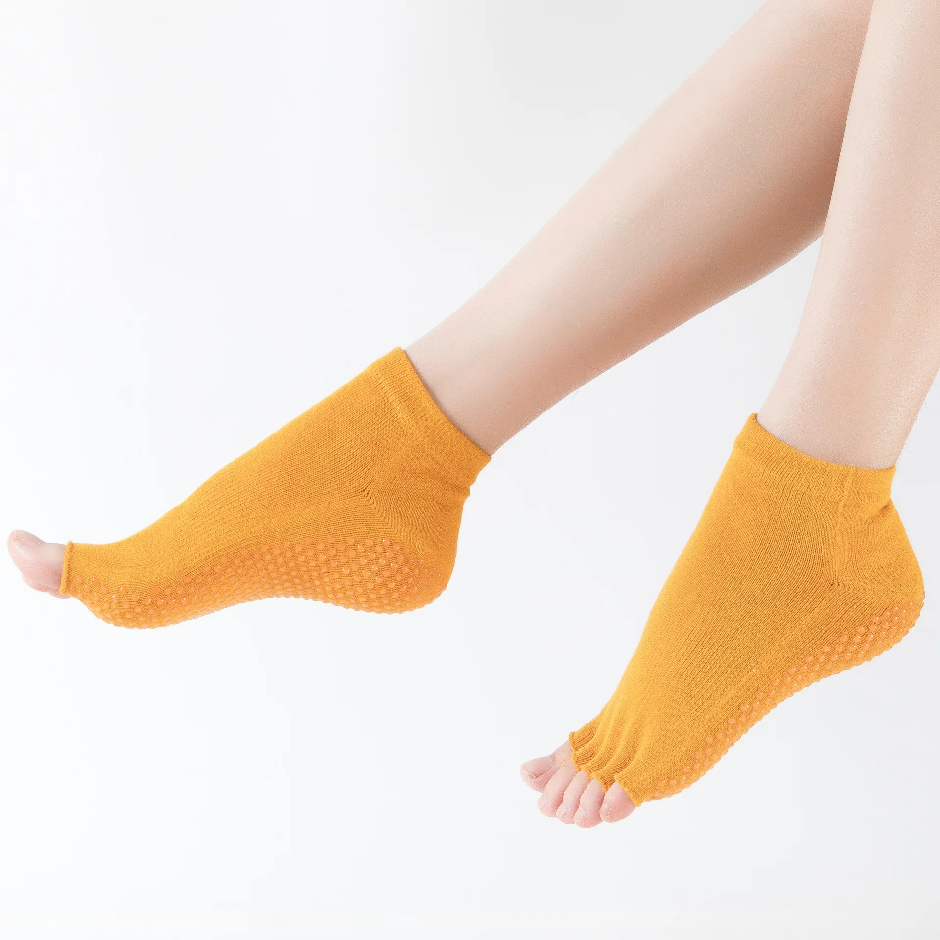 

2023 Hot Ladies Yoga Socks Cotton Professional Non-Slip Five Finger Socks Dance Sports Shaping Breathable Women's Short Socks