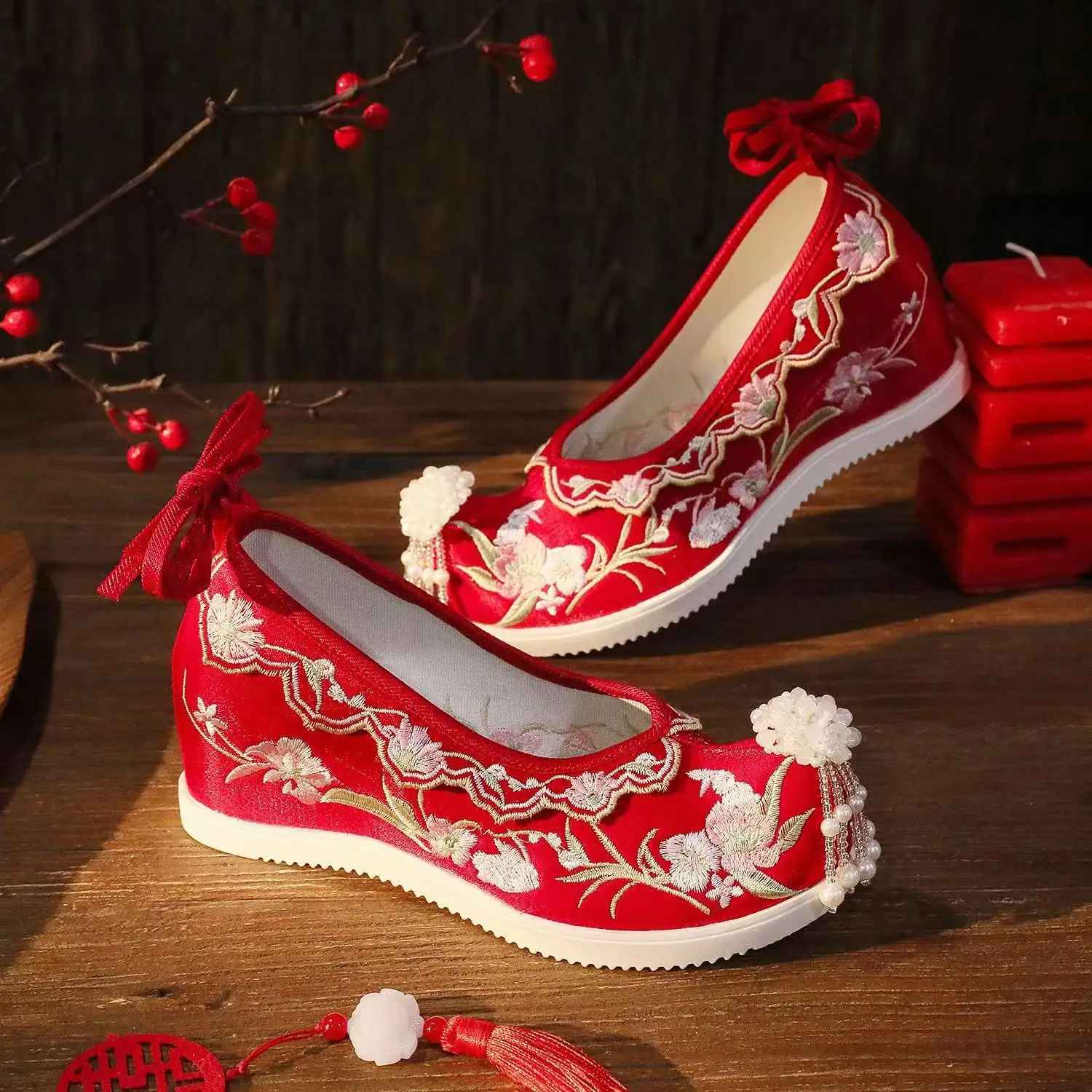 2024 Women's Chinese Traditional Embroidered Red Wedding Shoe Platform  Hidden Heel Beaded Tassel Ankle Frenulum Retro Hanfu Shoe - AliExpress, image size:1500x1500