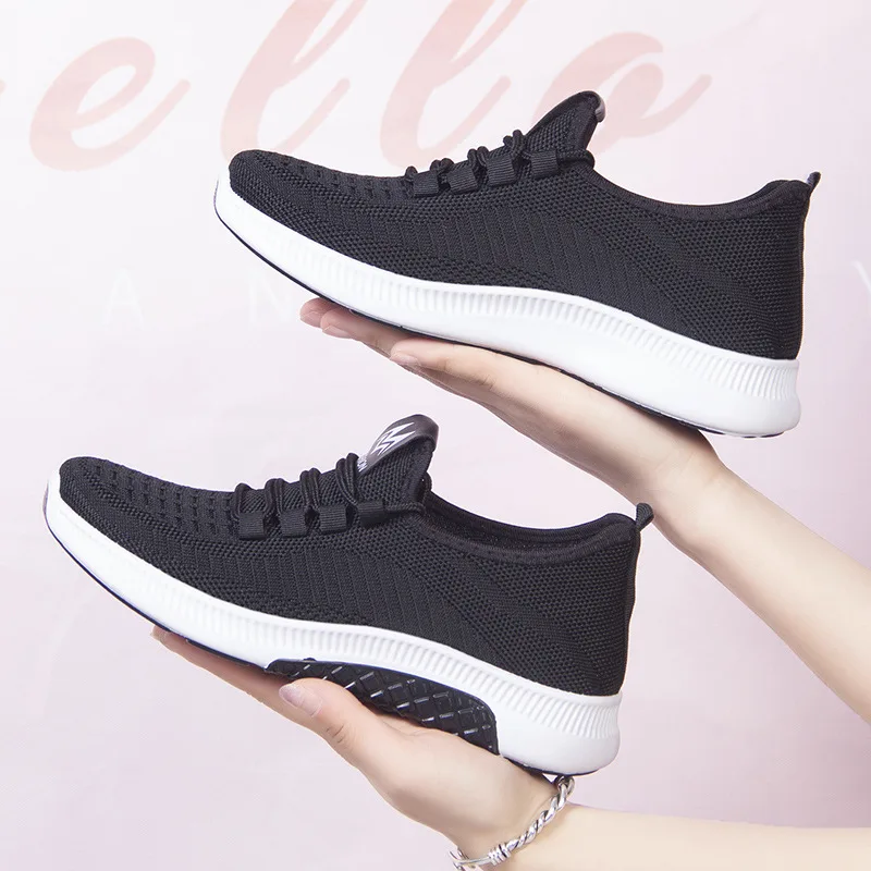 2022 New Comfort Cloth Shoes Women's Fashion Sports Flying Woven Single Shoes Casual Breathable Lightweight Mother Shoes Zapatos 