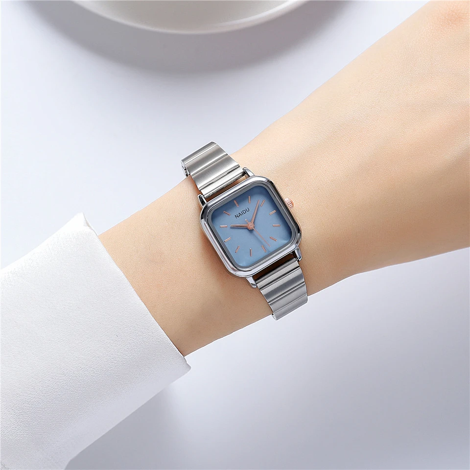 Montre Femme Bracelet Métal Cadran Carré - Quartz Acier Inoxydable, étanche 30m, Style Luxe Accessible