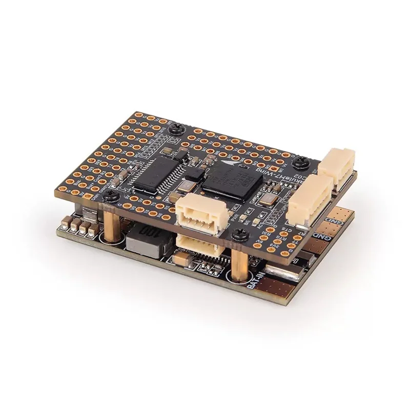 Contrôleur de vol STM32H743 480MHz installé sur un châssis de drone FPV, prêt pour le vol