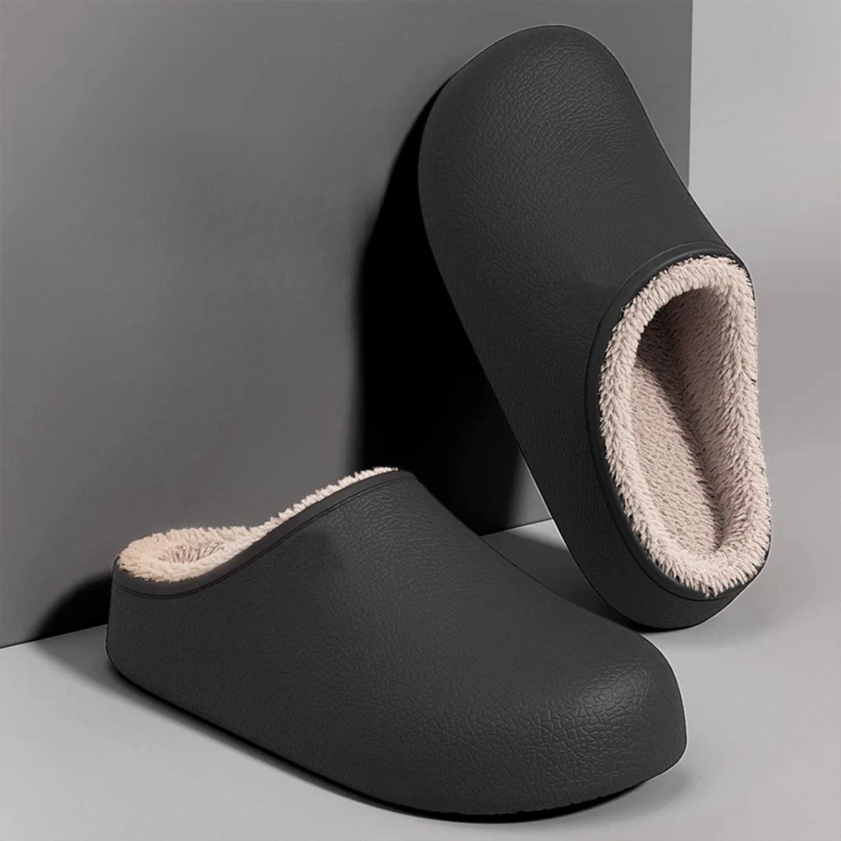 New Winter Waterproof Slippers for Couples - Fleece-Lined Warm Thick-Sole Closed-Toe Outdoor Wear Slippers Men & Women