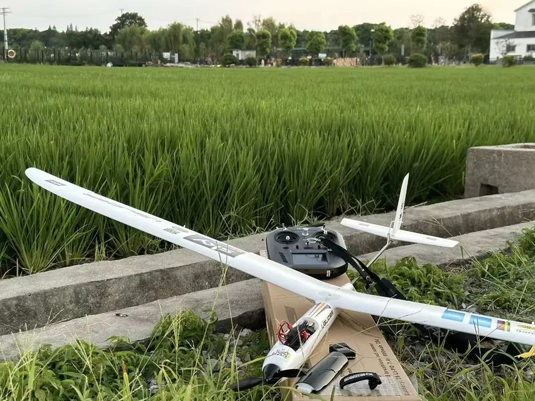 Planeur RC U-GLIDER 300g - KIT/PNP/Moteur 2208 - Vol longue durée