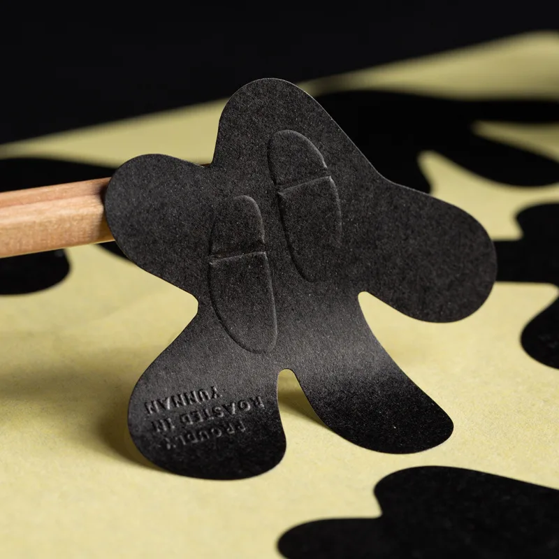 맞춤형 검정 텍스처 종이 엠보싱 로고 스티커 고급 선물 포장 장식 스티커 (자체 디자인 가능)