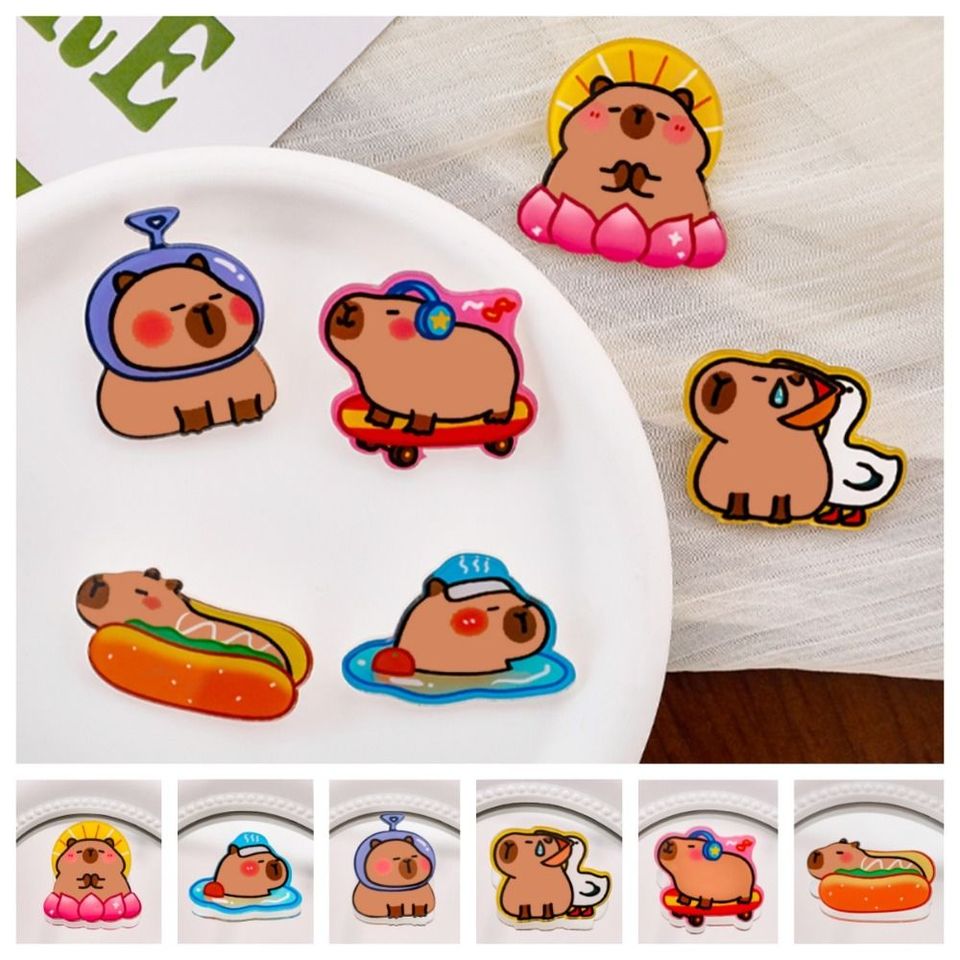 Exquisite Breastpin Acrylic Capybara Pin Cute Creative Hot Dog Capybara Brooch Animal Kapibara Lotus Capibara Badge Skirts