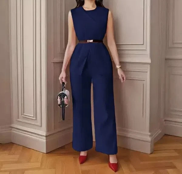 طقم نسائي أنيق جداً