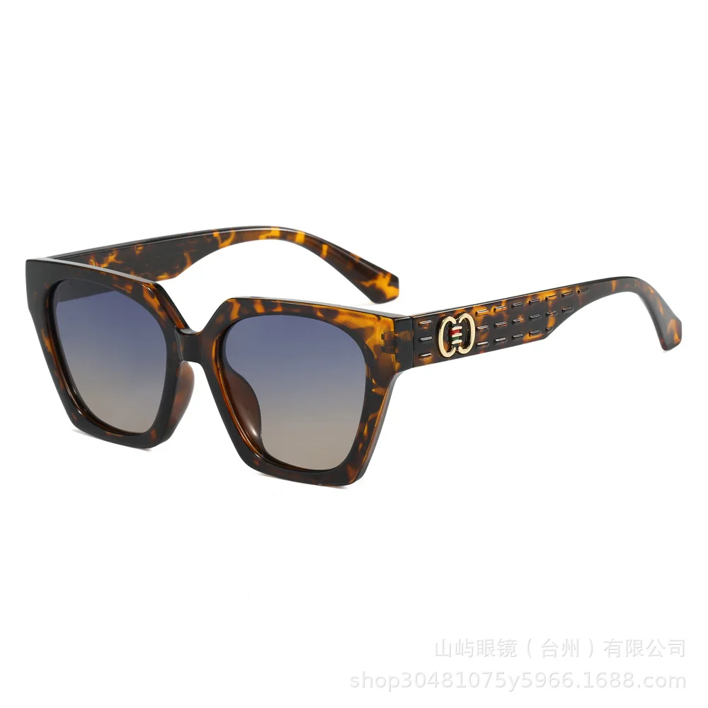 2025�� ���ο� �簢 ���� ����ũ�� ���۶� ������ ���̿��� UV ��ȣ �мųʺ��� ��Ʈ��Ʈ ��Ÿ�� ������ �̻���