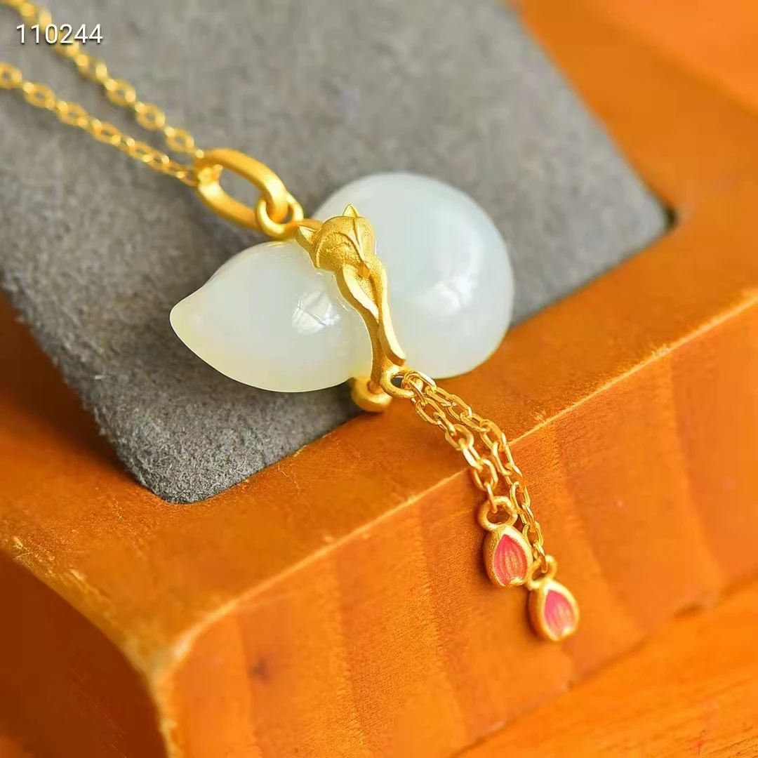 

Super Golden 925 Silver Inlaid Hetian White Jade Gourd Pendant Lucky Amulet Bring Wealth Churinga Hanging With S925 Necklace