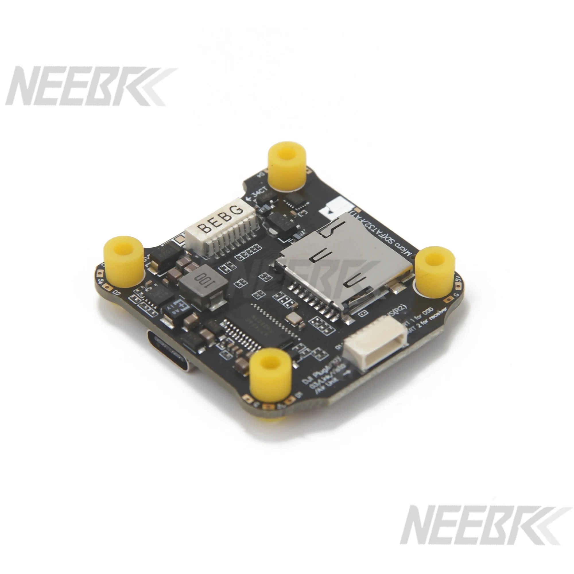 Stack F405 V4 60A installé sur un drone FPV, avec câbles et supports de montage visibles.