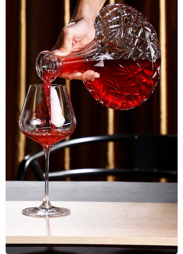 Description Picture 2 of itemHammer-patterned Crystal Glass Wine Decanter, Creative Red Wine Separator, High-grade Whisky Decanter, 1100ml