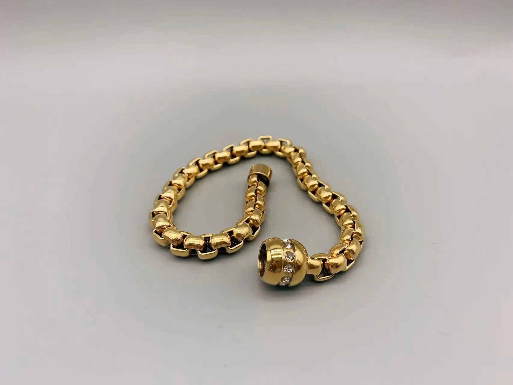 Le Han Jewelry Box Chain Bracelet 18k Gold Plated With Cubic Zirconia Magnet Clasp 8MM