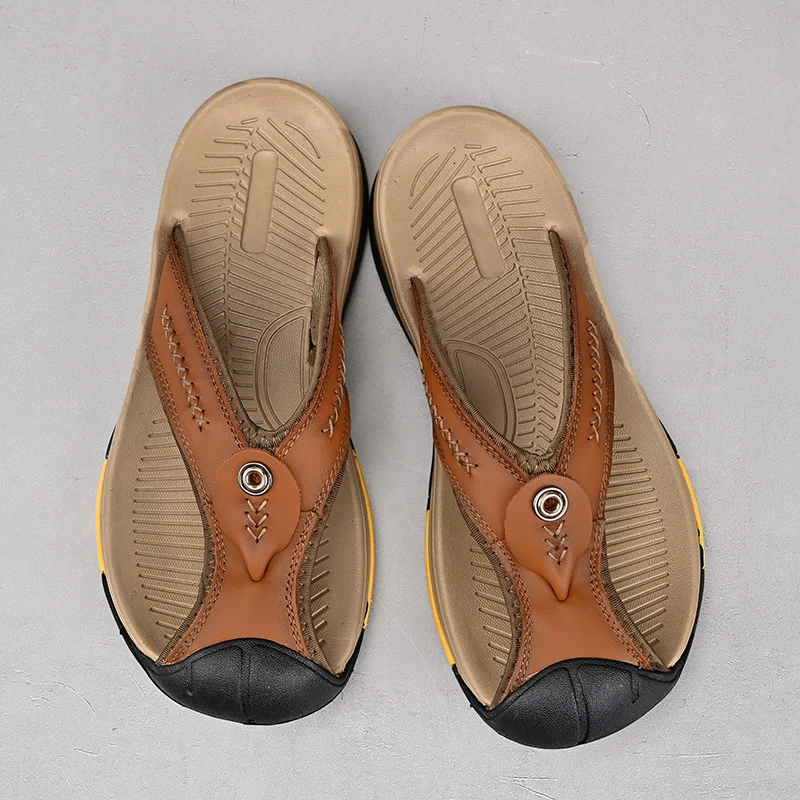 Genuine Leather Men Flip-flops Cool Beach Summer Shoes Anti-collision Toe Male Slippers Leisure Walk Non-Slip Non-Slip Half Drag