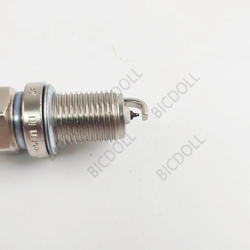 

4/6PCS Iridium Spark Plug 06H905611 FR6KPP332S for Skoda Superb Yeti Volkswagen CC Golf Eos Audi A5 A6 A8 Q3 Q5 TT S5 Seat CDAA