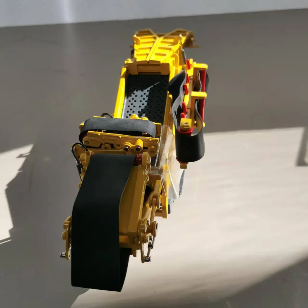 Keestrack Screening Crusher Crawler Transport Machinery 1:50 Scale Alloy Rare Engineering Car Model Toy Gift Collection Die-cast 15 S4110d05748b54520a1d857cb53784fccO