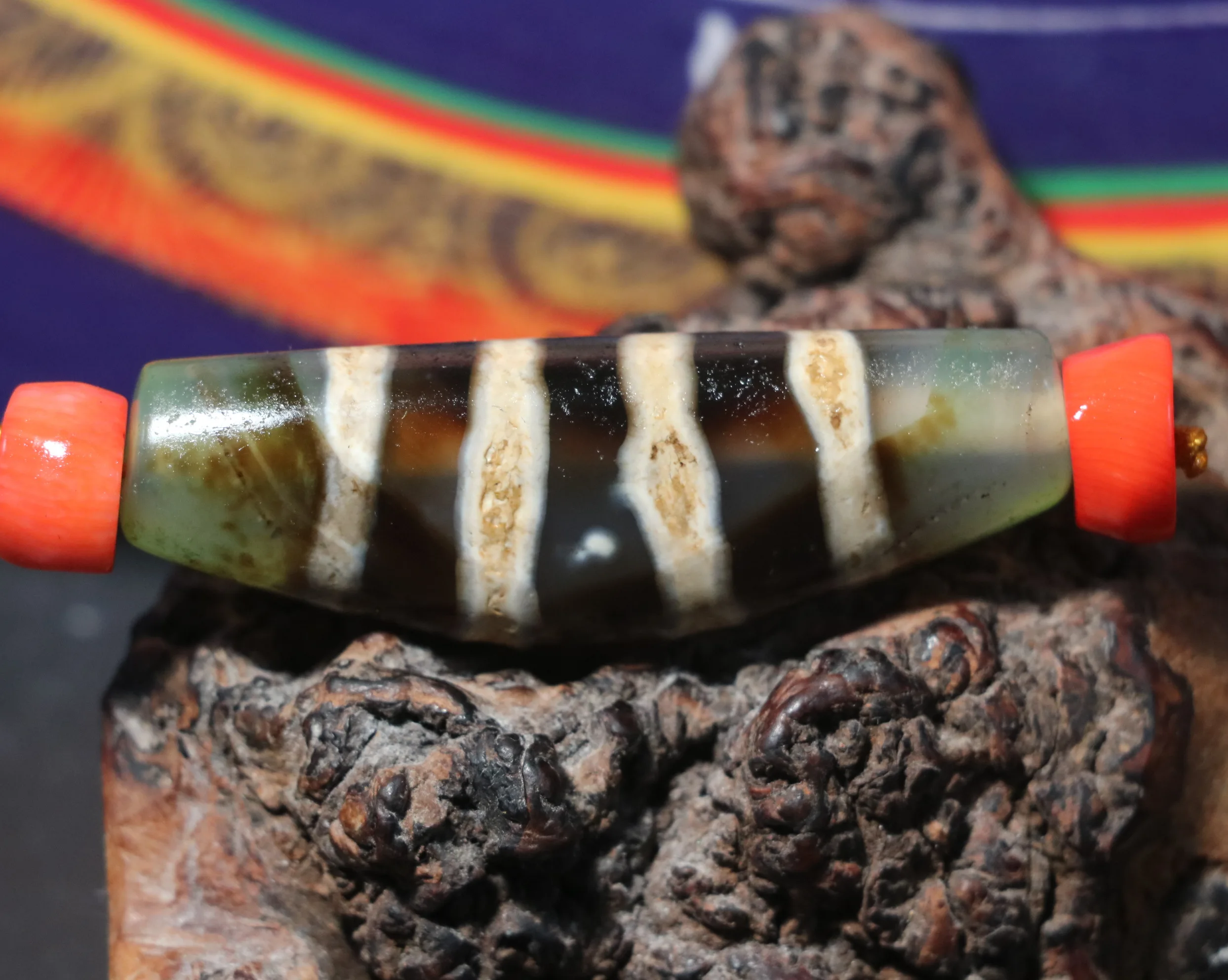 

No.210126N14 Energy Tibetan Old Agate Green 4 Lines Healing Power Ox Horn SH dZi Bead Amulet Rare Good Saurces