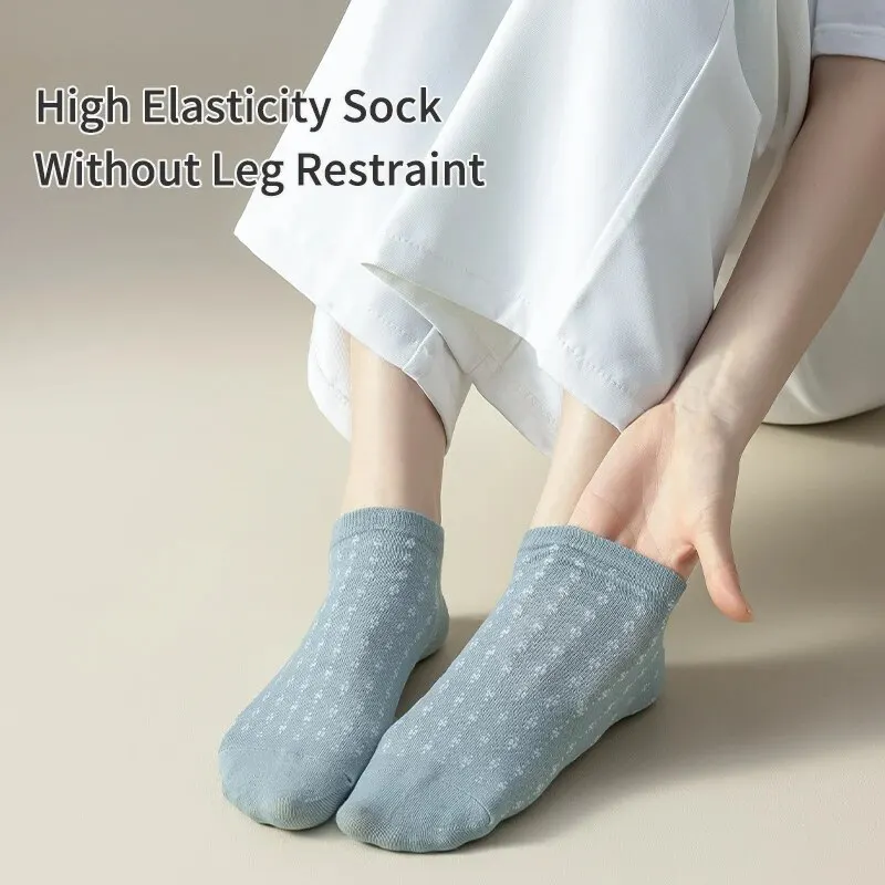5 Pairs of Women's Spring and Summer Four Seasons One-size Fresh Plaid Sweet Fashion Trend Comfortable College Low-cut Socks 3