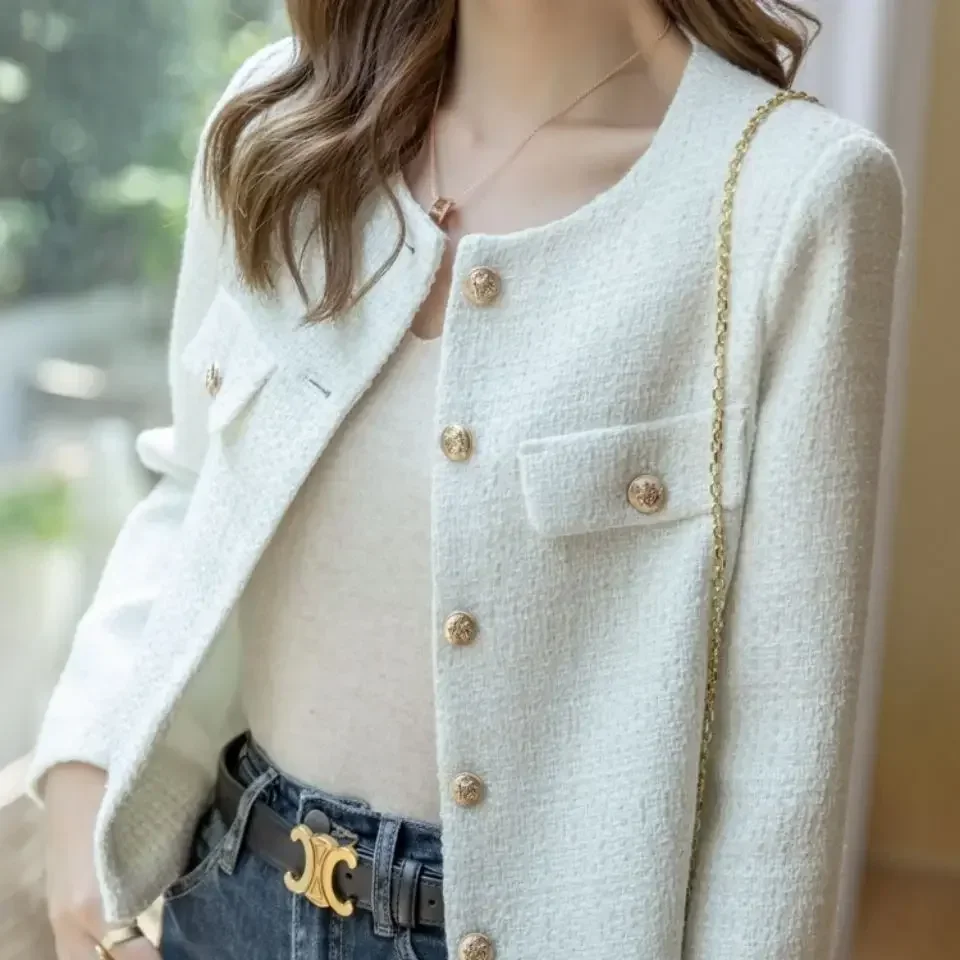 

French Wool Tweed Coat Fashion High-end Gold Button Short Slim Temperament Spring and Autumn Korean Coats Women Jacket 2024