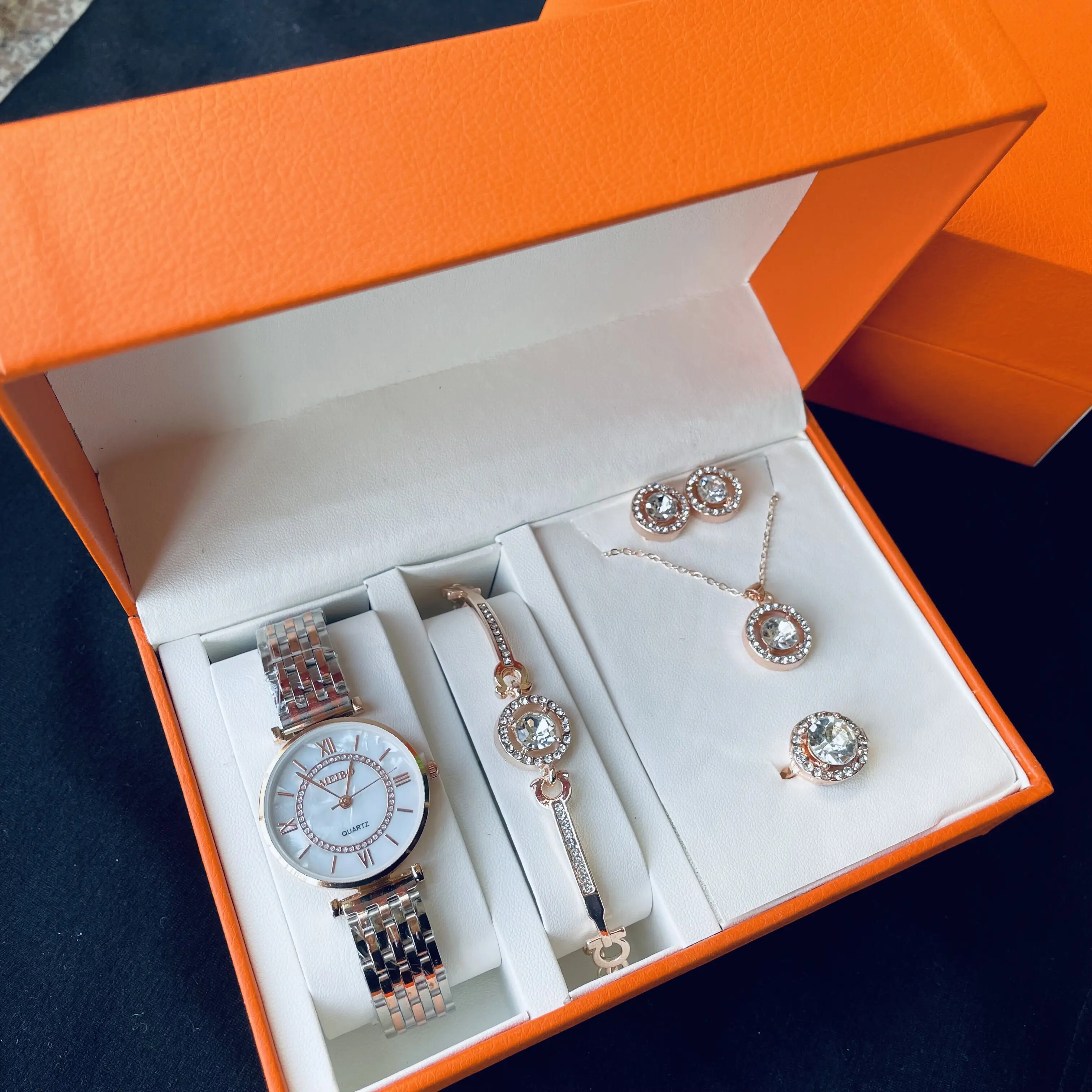 Women Luxury Ladies Quartz Wristwatches Women Crystal Watches Women Ring Necklace Earrings Rhinestone Fashion Set Wristwatch