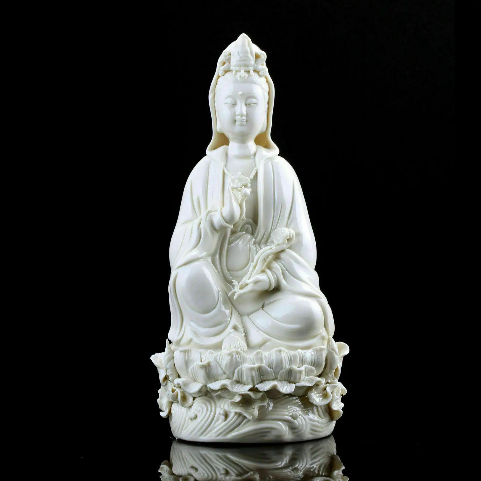 

Chinese Dehua Porcelain Lotus Kwan-yin Guan Yin Boddhisattva Goddess statue