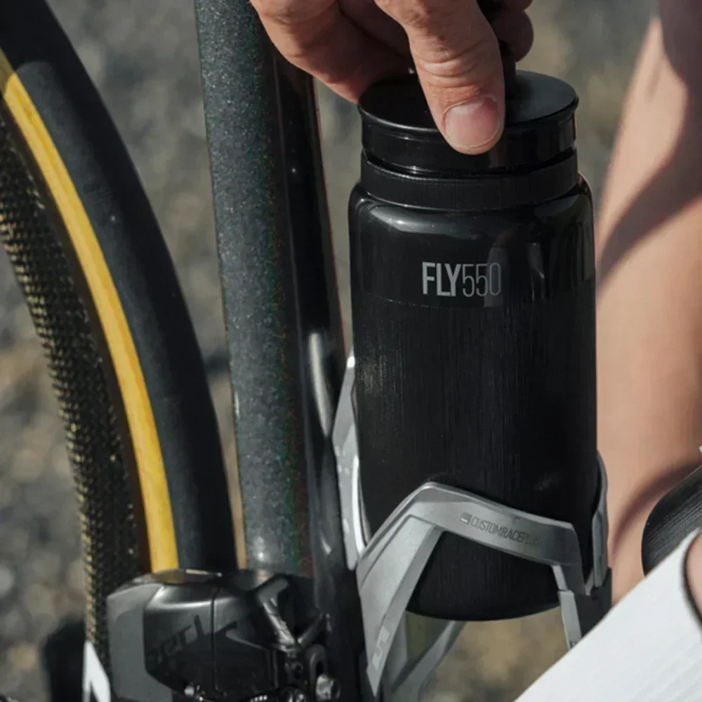 Bicycle water bottle 550ml ultra-lightweight sports drink with push-pull valve