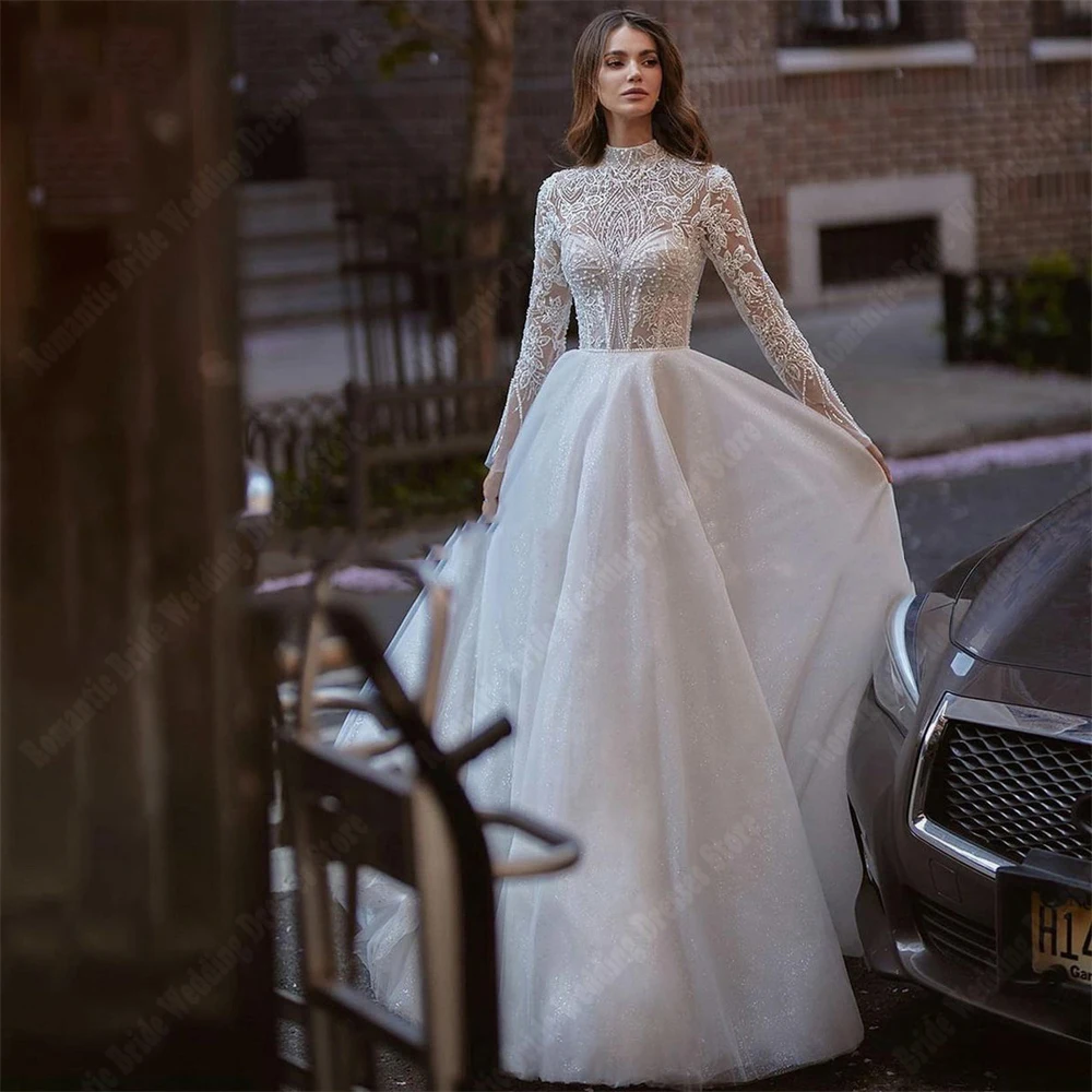 Рисунок 3 - Однотонные женские свадебные платья