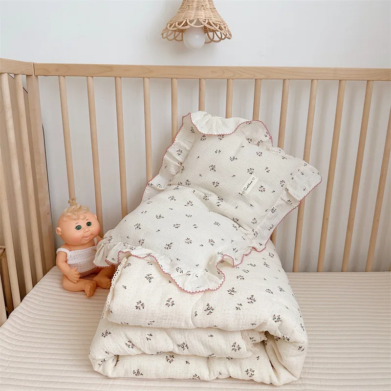 Cotton Muslin Quilted Baby Blanket Set Floral Pattern & Ruffle Pillowcase 120x150cm