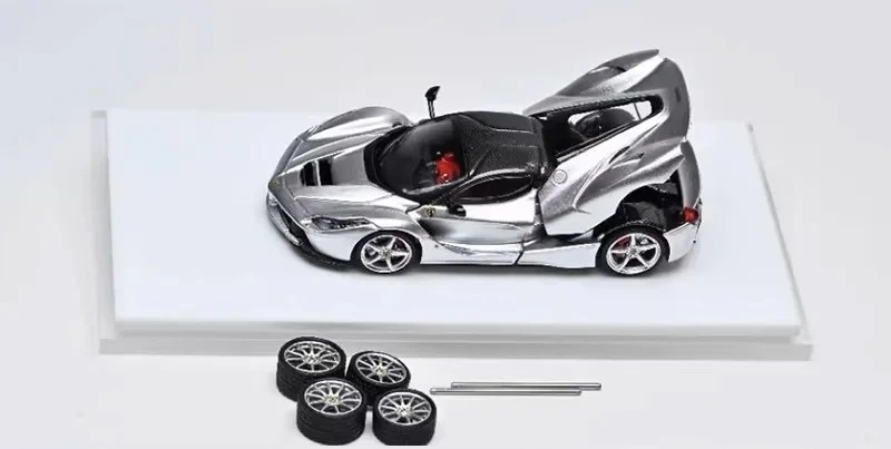 PreSale] Street Buster 1:64 LaFerrar (F150) Red Coupe Aperta Red