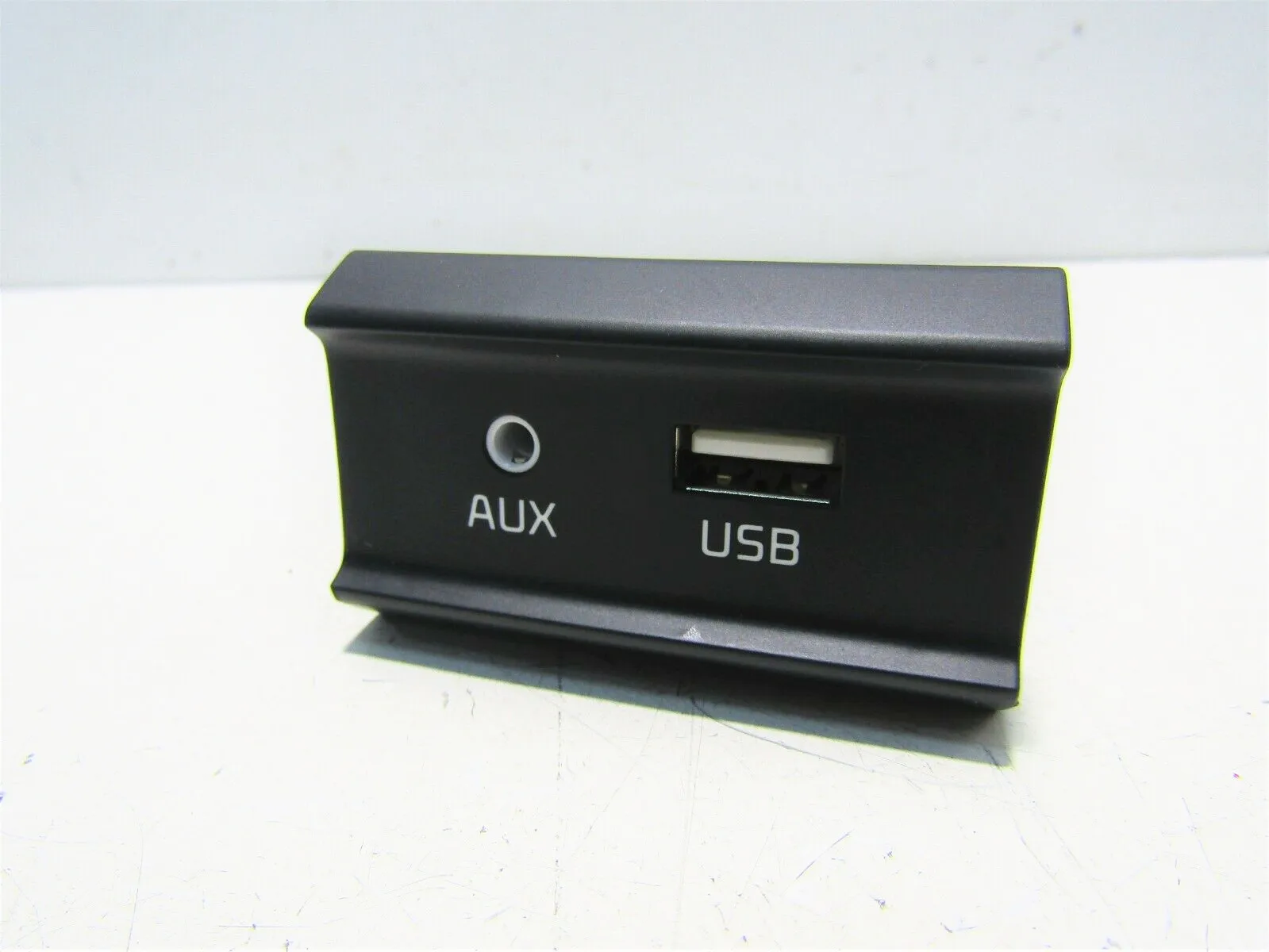 

96120H8100 96120-H8100 для KIA Stonic Rio 2017-2020 AUX блок управления USB