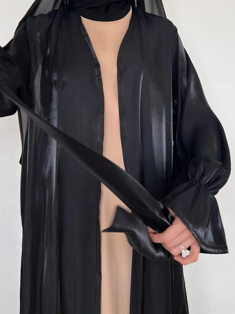 2024 New Islam Abaya Kaftan Elegant Outwear Abayas for Women Long Brilliant Silk Robe Femme Musulmanefor Middle East Arabia