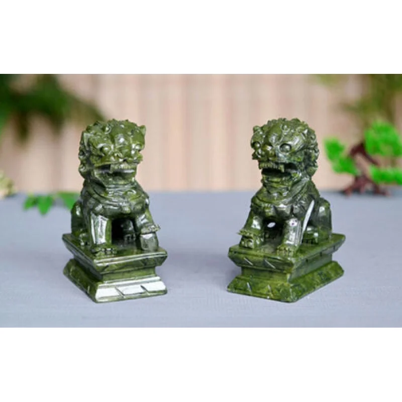 Un Paio Di 100% Naturale Cinese Smeraldo Intagliato Foo Fu Dog Guard Door Lion Statue