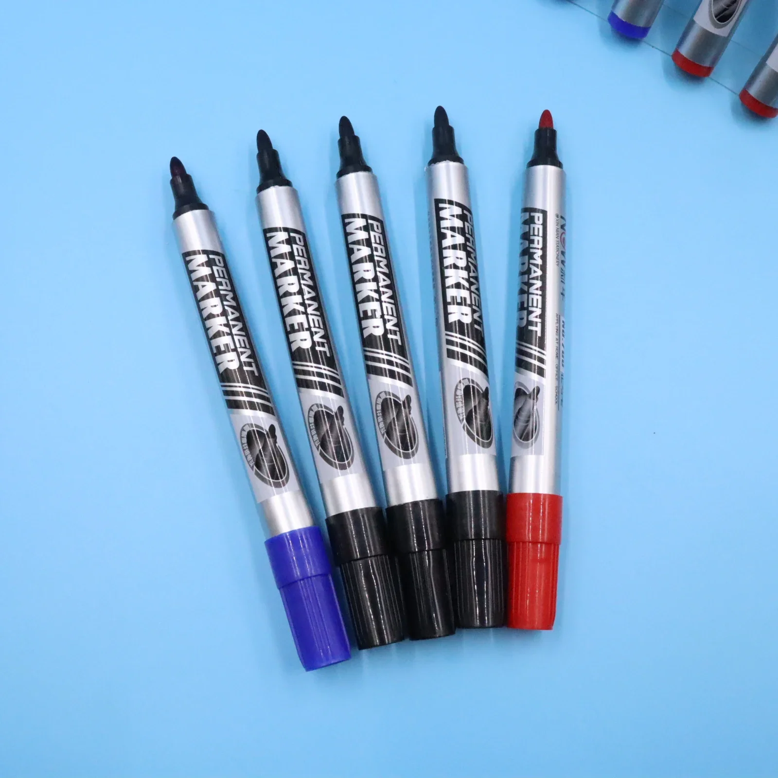 10PCS Permanent Marker Pens, Quick-drying Colors Marker Pens, Non-Fading & Quick-Drying for Wood, Glass, Metal (Black Blue Red) 3