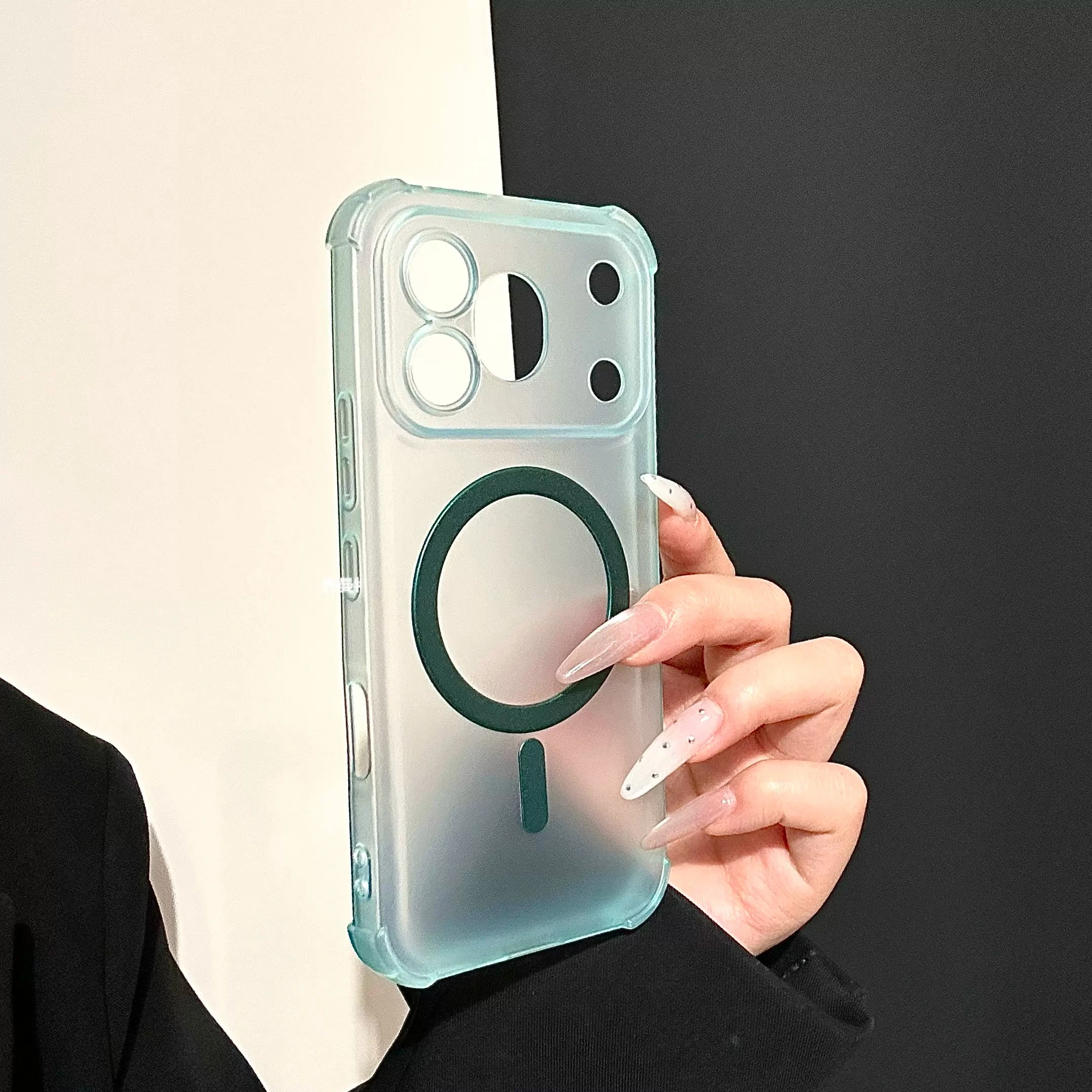 Sleek and Stylish Protective Case with Magsafe Compatibility