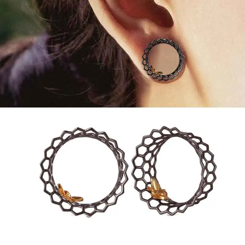 2PCS Ear Gauges Brass Hollow Flower Earring Tunnels Plugs Piercing Women Body Jewelry Expander Stretchers Gauge for Ear