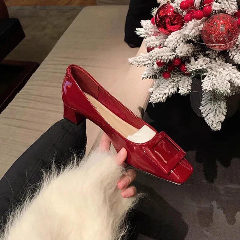 

2024 Spring Classic Square Button Commuter Thick Heel Shoes Gentle Style Square Head Elegant temperament Women's High Heel Shoes