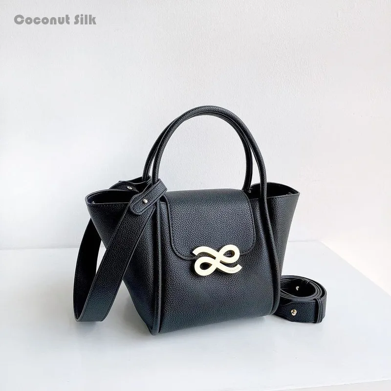 

Coconut Silk 2024 New PU Retro Minimalist Style Creative and Fashionable Crossbody Bag Women's Bucket Bag, Soft Shoulder Bag