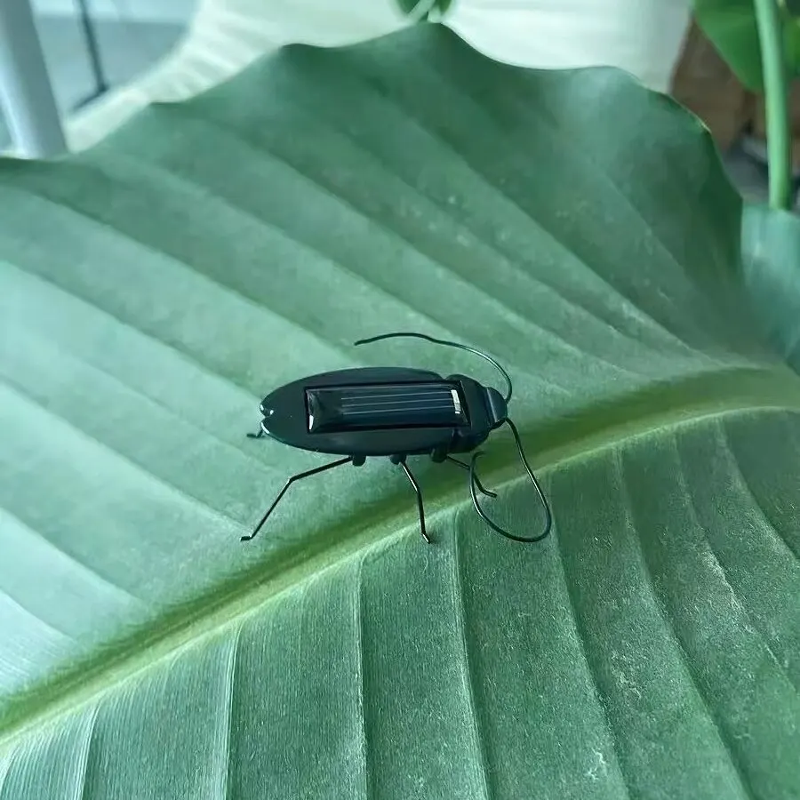 Solar Powered Science Cockroaches Toys Christmas Birthday Gift