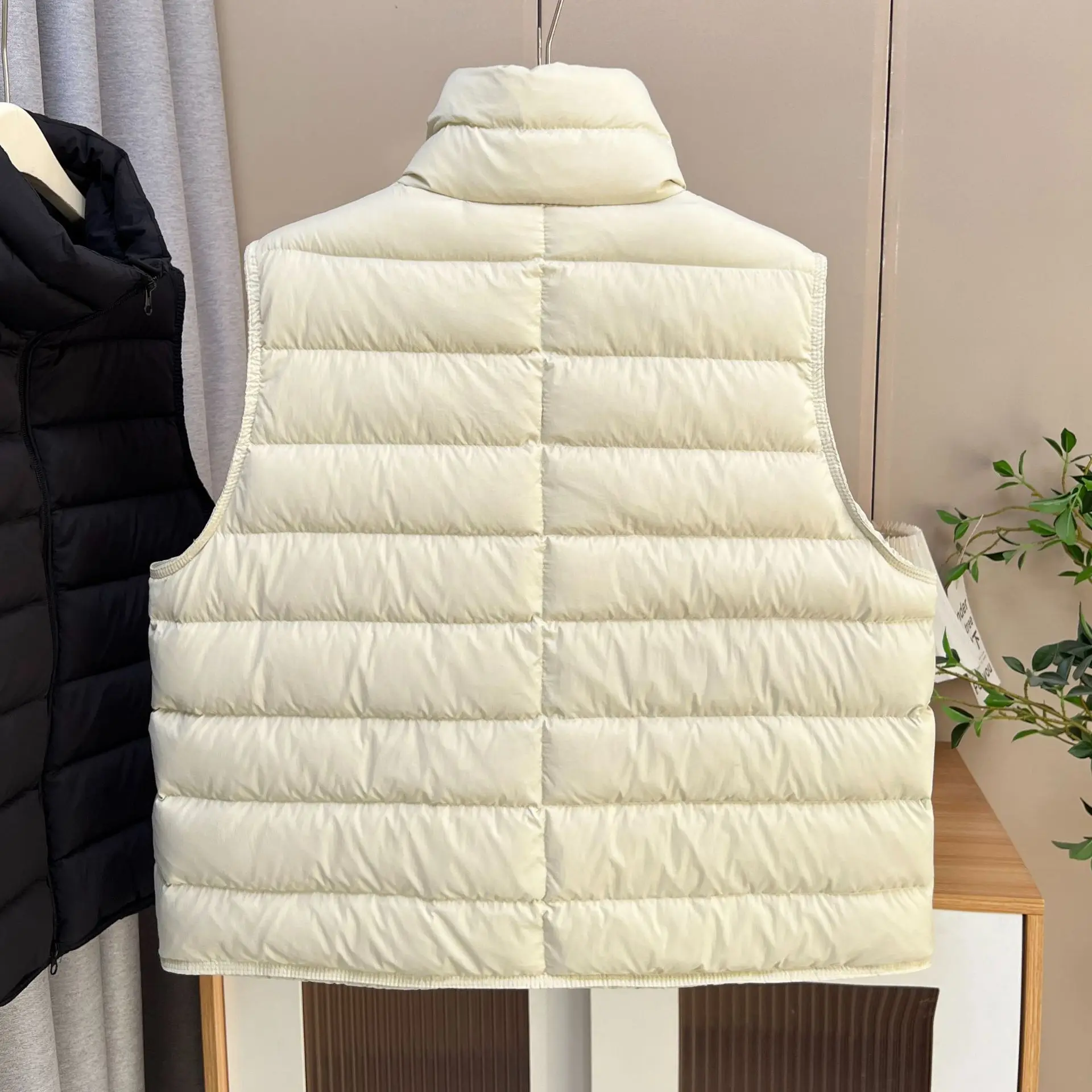 Fashion Plus Size Women's Down Vest 2025 Winter New Casual White Duck Down Warm Sleeveless Zipper Jacket With Inner 1774
