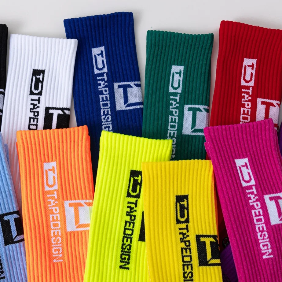 Рисунок 6 - Нескользящие футбольные носки для мужчин и женщин