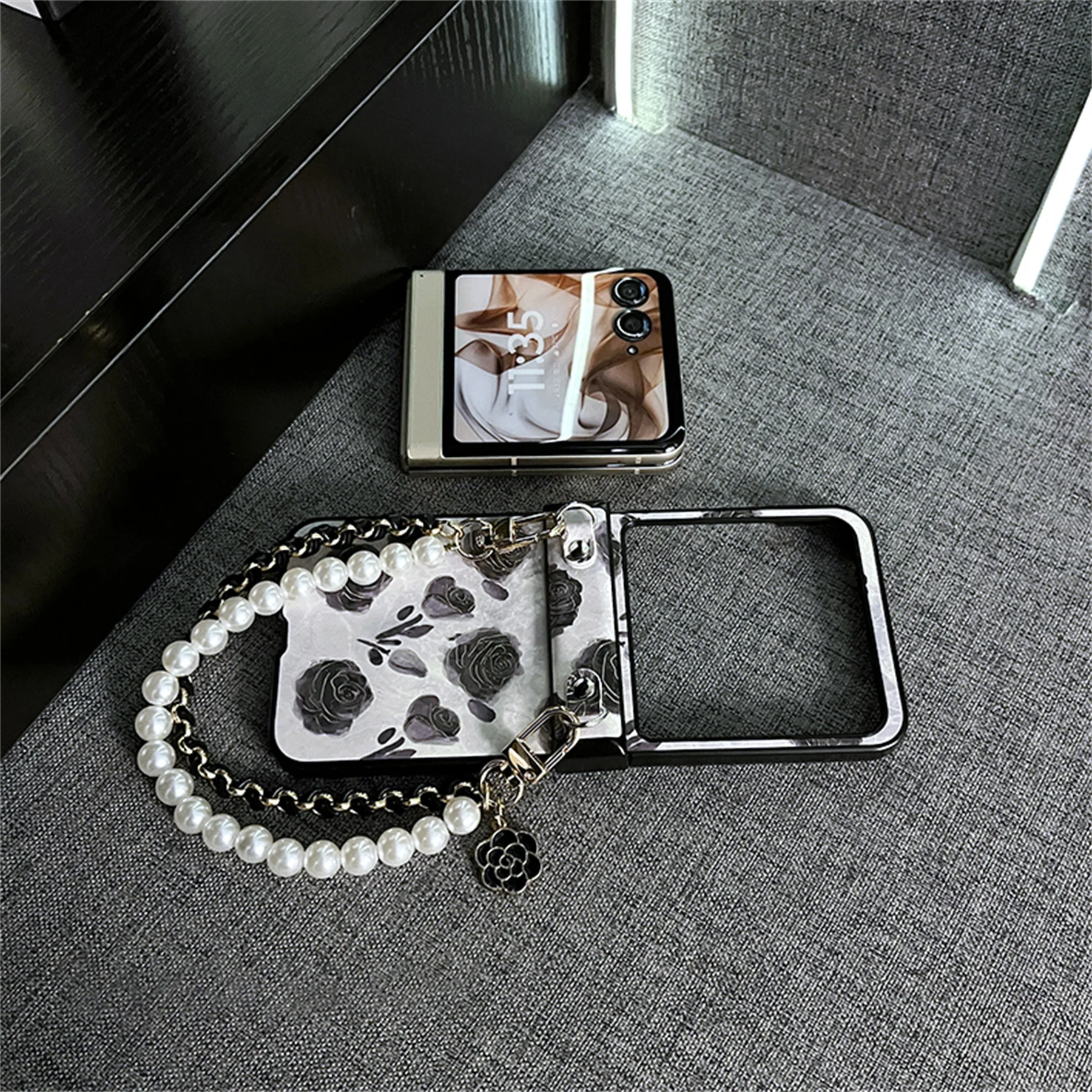 Luxury Black Rose Floral Case with Pearl Leather Bracelet
