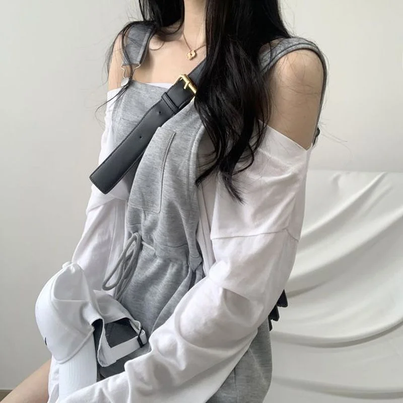 Two-piece set of 2022 women's strapless casual all-match trend loose jumpsuit bib + long-sleeved bottoming T-shirt two-piece set