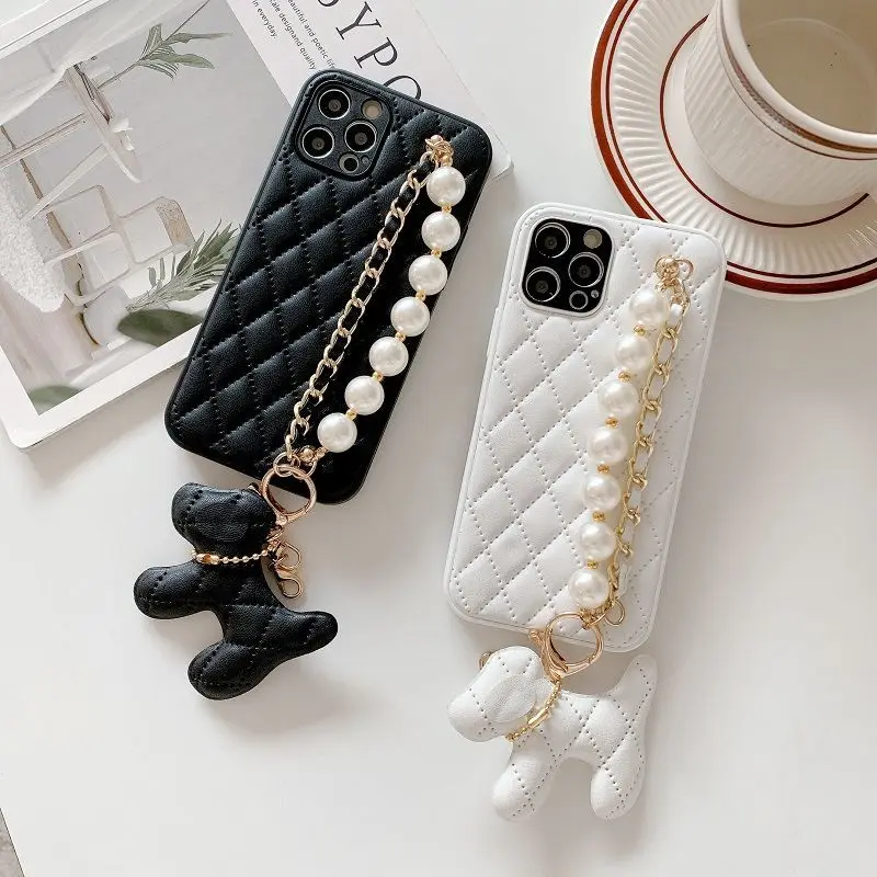 

Luxurious Lambskin Pearl Bracelet Dog Charm Phone Case For iPhone 13 12 11 Pro X XS XR Max SE 2020 Shockproof shell