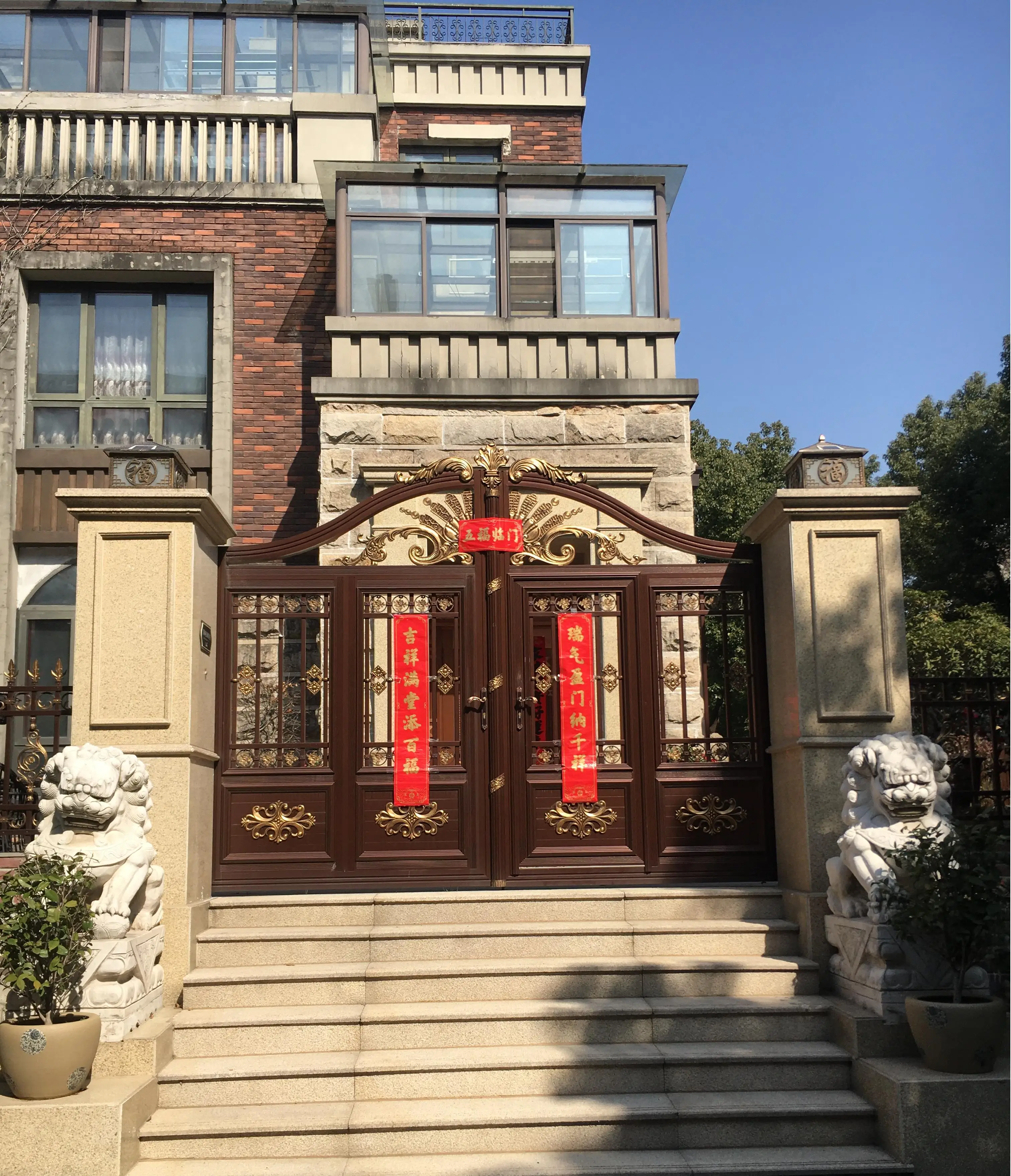 European Aluminum Courtyard Door Villa Elegant Modern Wrought Iron Gate Design For Garden House Door