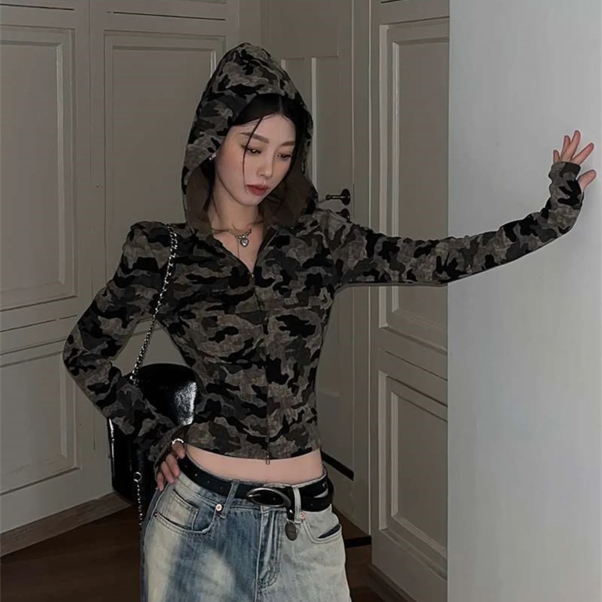 Retro Camo Streetwear Skinny Hooded T-shirts For Women Korean Fashion Camouflage Zipper Up Cropped Tops Chic Autumn Tee Shirts