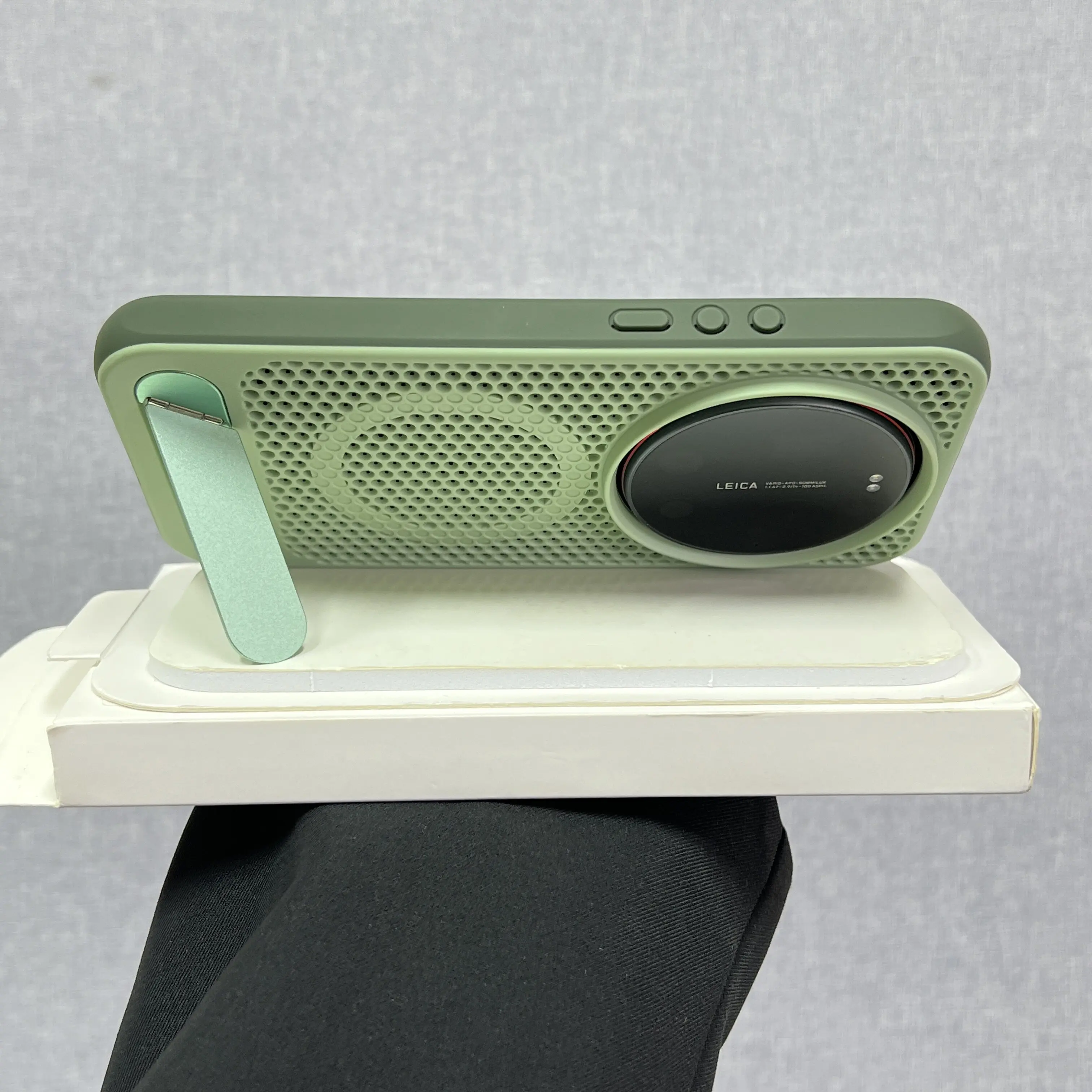 Ultra Luxury Heat Dissipation Magnetic Stand Case with Magsafe Wireless Charging Compatibility