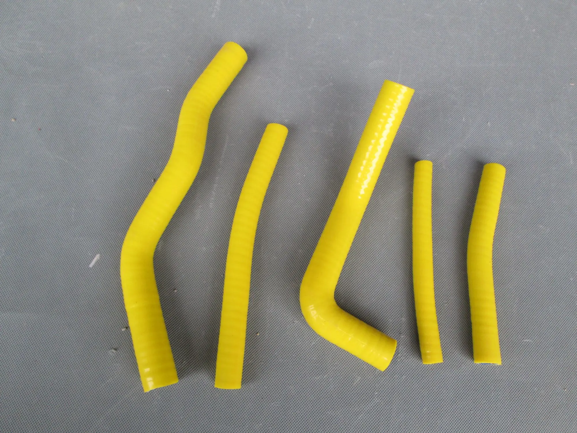 

Желтый силиконовый шланг радиатора для Suzuki RM125 1996 2000 1996 1997 1998 1999 2000