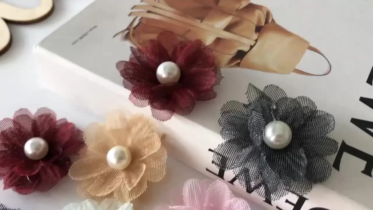 PATIKIL 2.36 Pulgadas Flores De Chifón Con Perlas Y Cristales, 10 Piezas Aplicaciones De Tela Para
